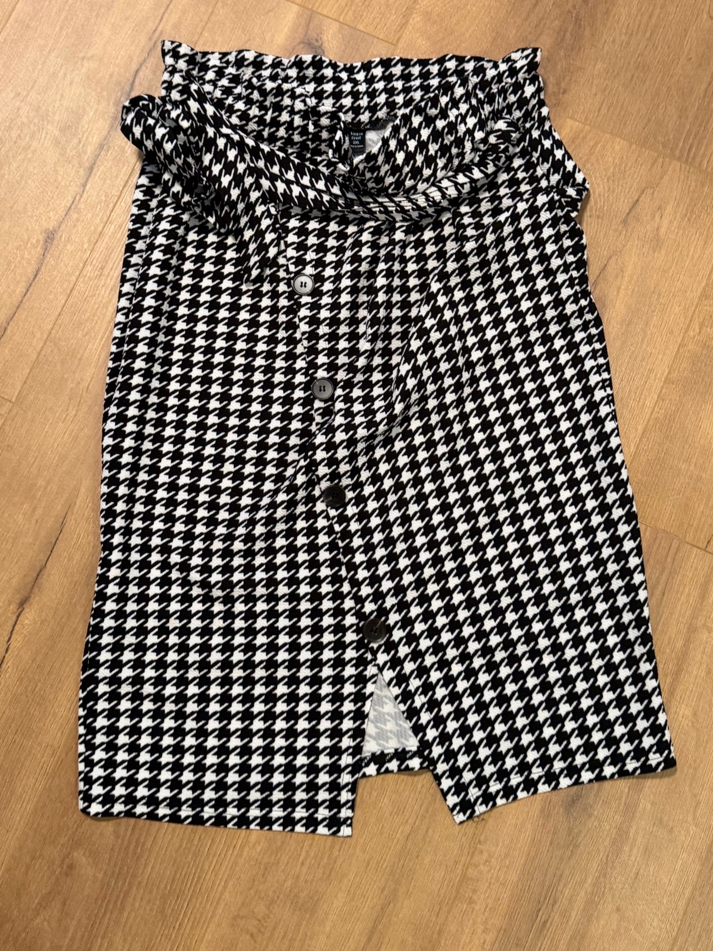 Black & White Houndstooth Button-Front Women’s Skirt